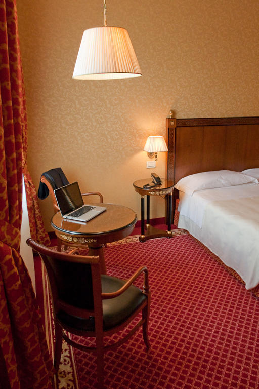 Hotel Maxim Anzola dell'Emilia Kamer foto