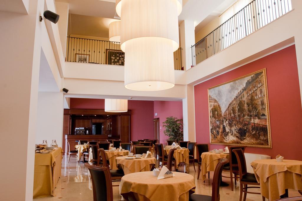 Hotel Maxim Anzola dell'Emilia Buitenkant foto