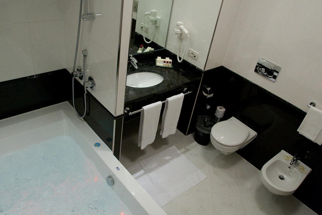 Hotel Maxim Anzola dell'Emilia Kamer foto