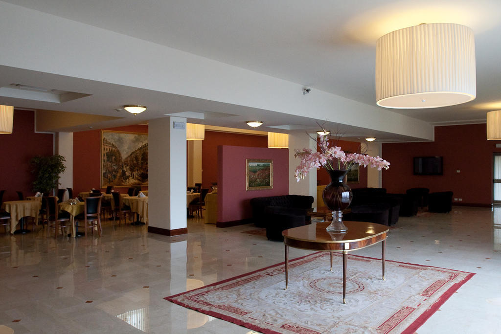 Hotel Maxim Anzola dell'Emilia Buitenkant foto