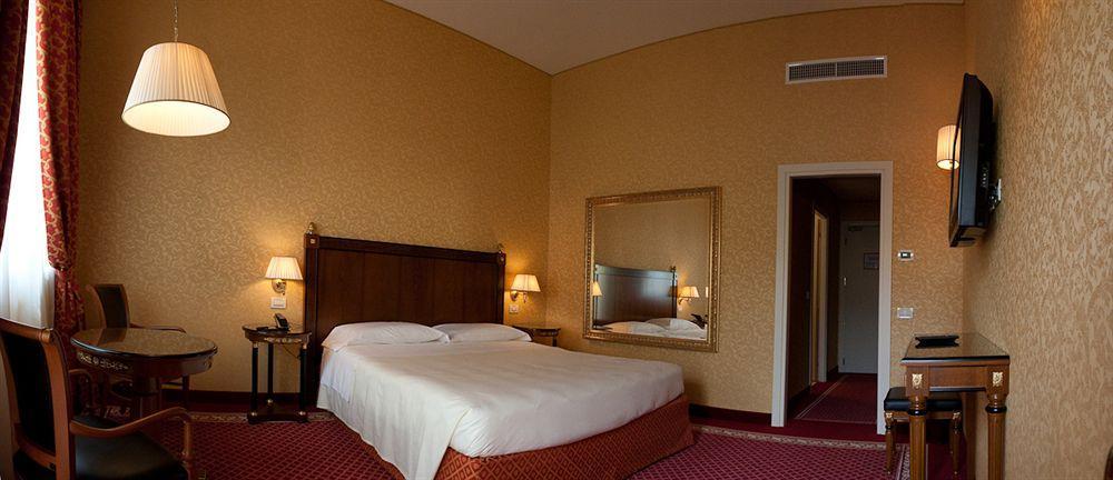 Hotel Maxim Anzola dell'Emilia Buitenkant foto