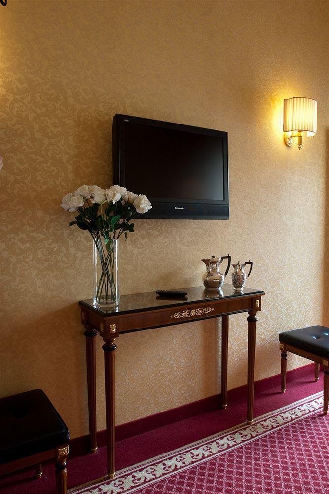 Hotel Maxim Anzola dell'Emilia Buitenkant foto